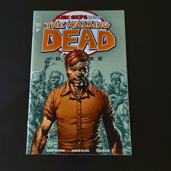 Walking Dead Deluxe #24 - Picture 2 of 7